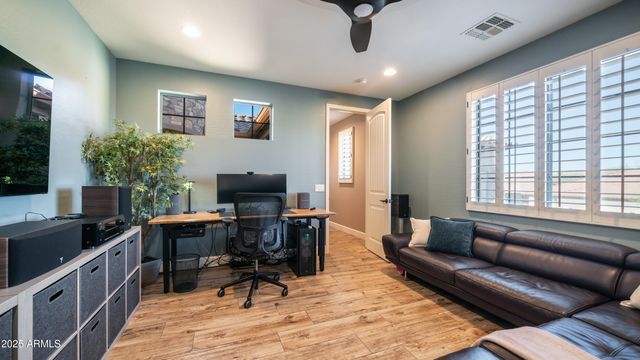 8449 E JENSEN Street, Mesa, AZ 85207