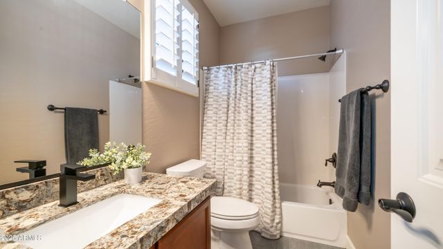 8449 E JENSEN Street, Mesa, AZ 85207