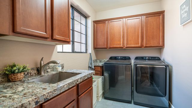 8449 E JENSEN Street, Mesa, AZ 85207