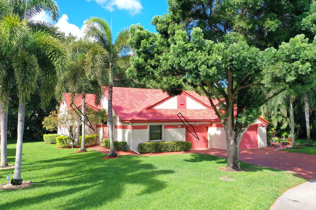 7942 Lexington Club Boulevard, Delray Beach, FL 33446