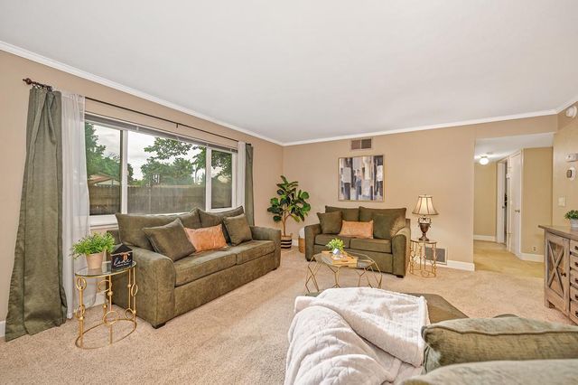 7400 Saybrook Dr, Citrus Heights, CA 95621