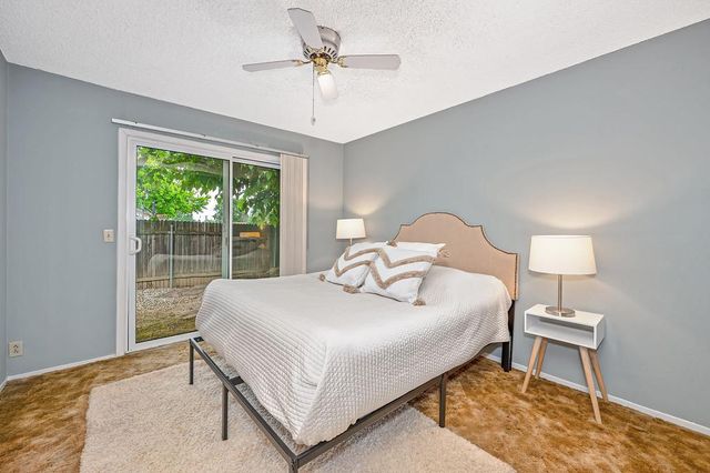 7400 Saybrook Dr, Citrus Heights, CA 95621