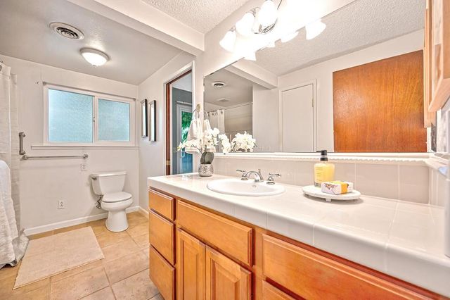 7400 Saybrook Dr, Citrus Heights, CA 95621