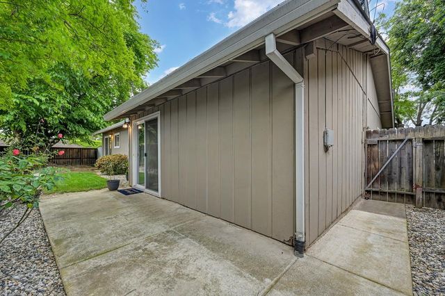 7400 Saybrook Dr, Citrus Heights, CA 95621