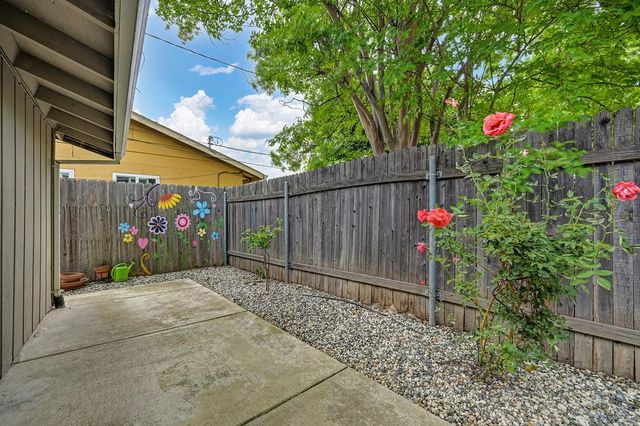 7400 Saybrook Dr, Citrus Heights, CA 95621