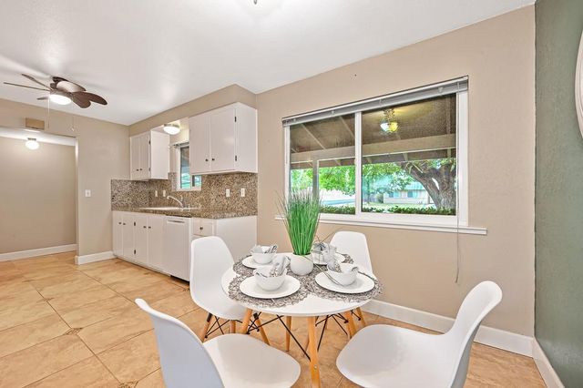 7400 Saybrook Dr, Citrus Heights, CA 95621