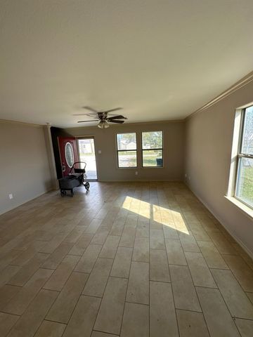 209 6th Street, Dobbin, TX 77333