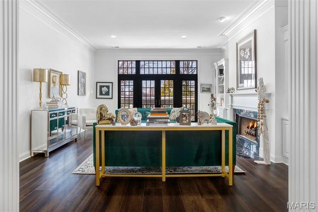 15 Topton Way 1B, St Louis, MO 63105