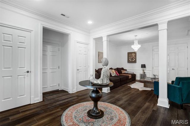 15 Topton Way 1B, St Louis, MO 63105