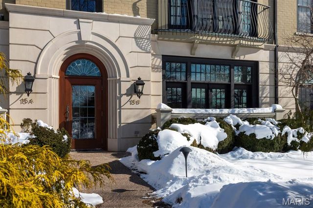 15 Topton Way 1B, St Louis, MO 63105