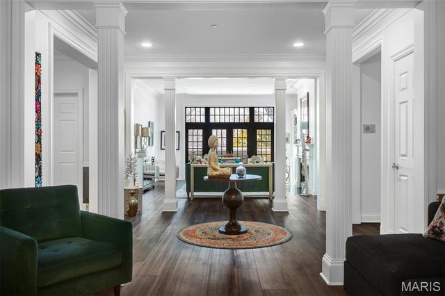 15 Topton Way 1B, St Louis, MO 63105