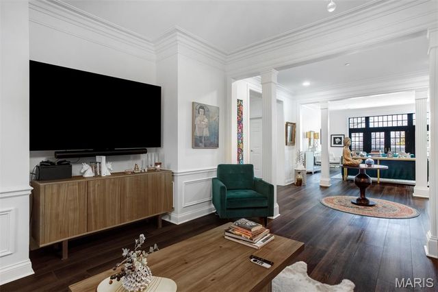 15 Topton Way 1B, St Louis, MO 63105