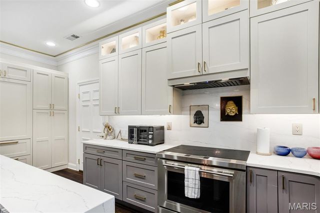 15 Topton Way 1B, St Louis, MO 63105