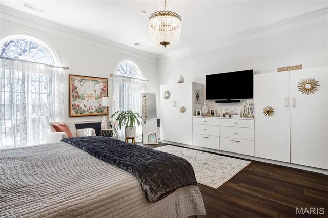 15 Topton Way 1B, St Louis, MO 63105