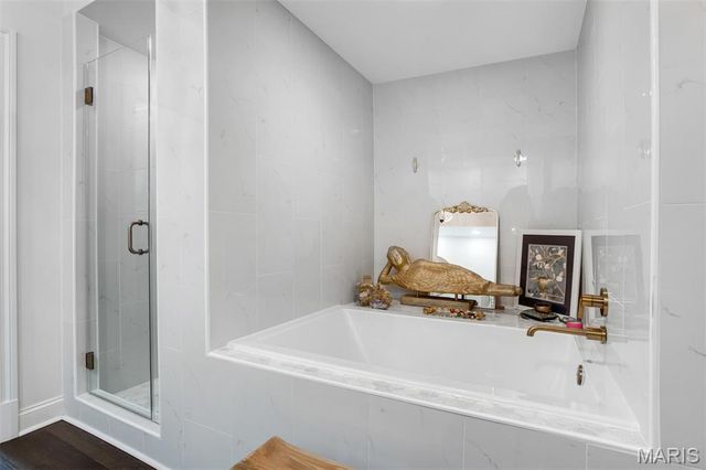 15 Topton Way 1B, St Louis, MO 63105