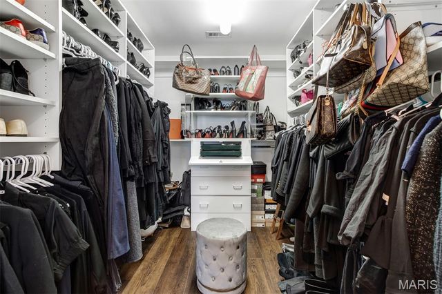 15 Topton Way 1B, St Louis, MO 63105