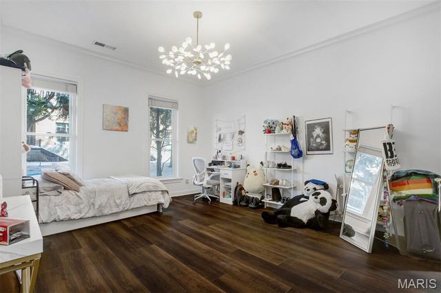 15 Topton Way 1B, St Louis, MO 63105