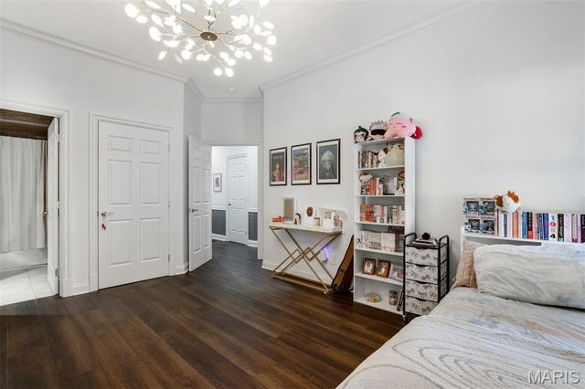 15 Topton Way 1B, St Louis, MO 63105