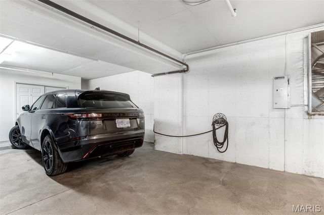 15 Topton Way 1B, St Louis, MO 63105