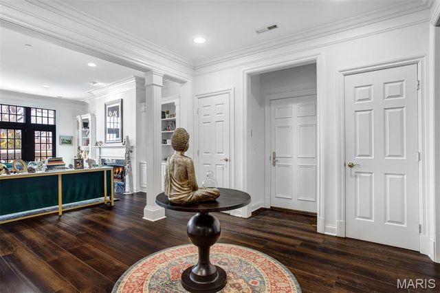 15 Topton Way 1B, St Louis, MO 63105