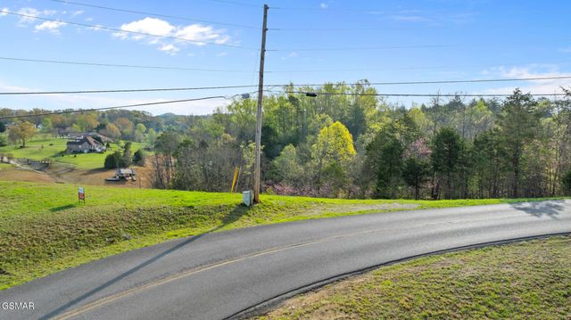 12 Ferry Hill Road, Dandridge, TN 37725