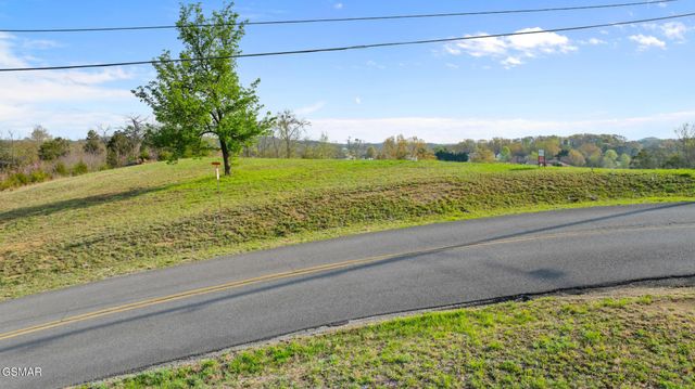 12 Ferry Hill Road, Dandridge, TN 37725