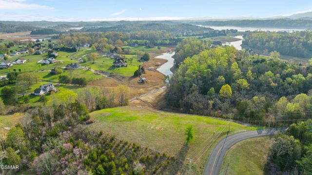 12 Ferry Hill Road, Dandridge, TN 37725