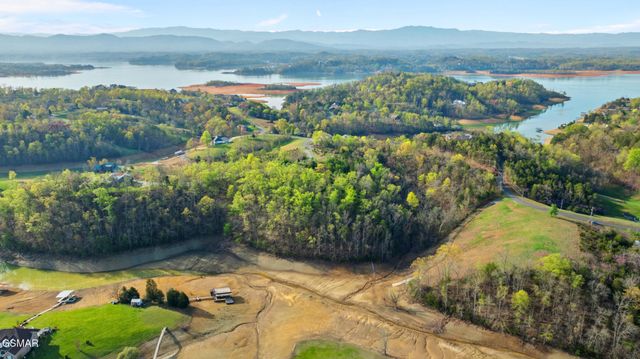 12 Ferry Hill Road, Dandridge, TN 37725