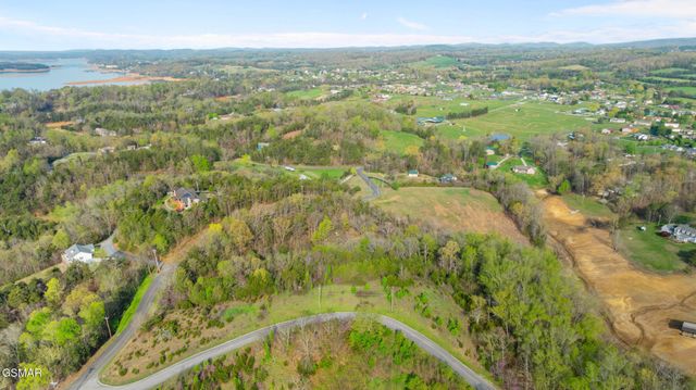 12 Ferry Hill Road, Dandridge, TN 37725