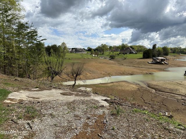 12 Ferry Hill Road, Dandridge, TN 37725