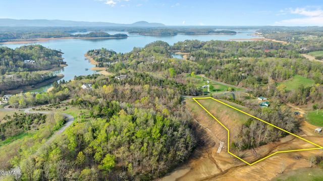 12 Ferry Hill Road, Dandridge, TN 37725