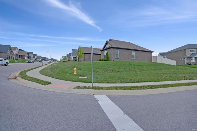 5660 Brompton Drive, Newburgh, IN 47630