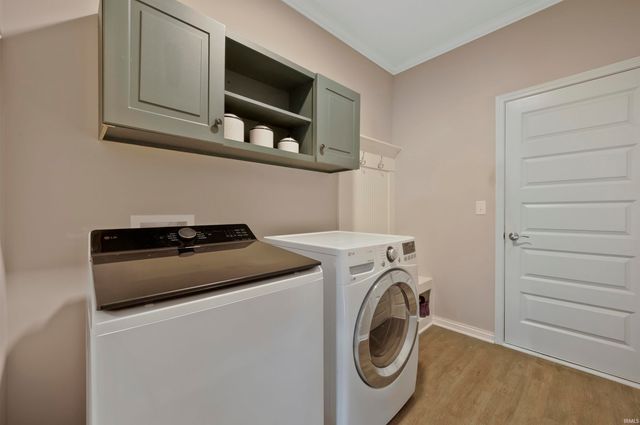 5660 Brompton Drive, Newburgh, IN 47630