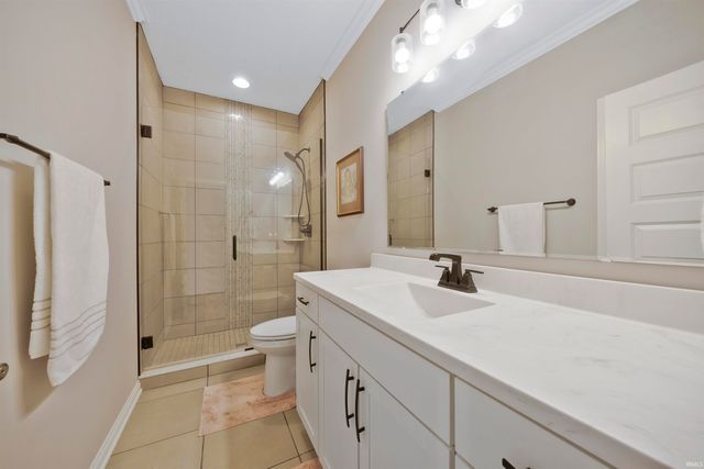 5660 Brompton Drive, Newburgh, IN 47630