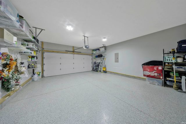 5660 Brompton Drive, Newburgh, IN 47630