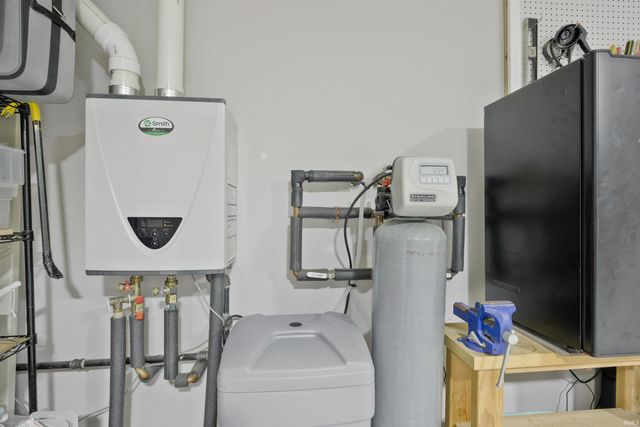 5660 Brompton Drive, Newburgh, IN 47630