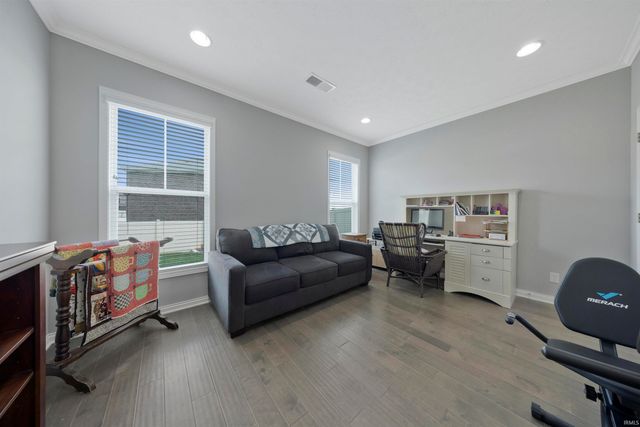 5660 Brompton Drive, Newburgh, IN 47630