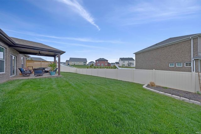 5660 Brompton Drive, Newburgh, IN 47630