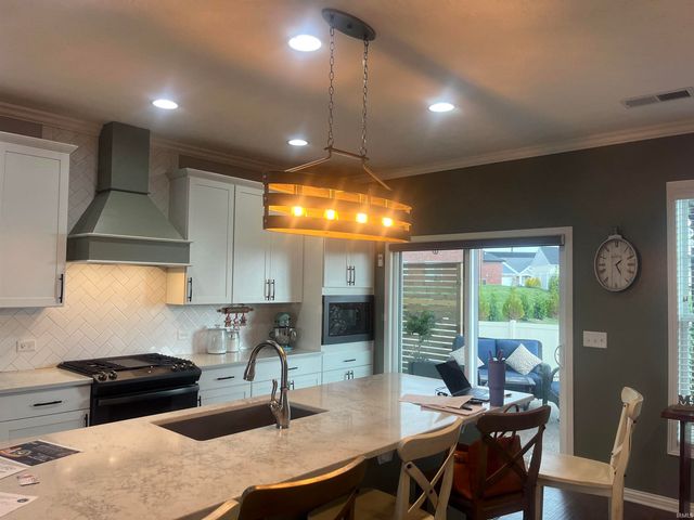 5660 Brompton Drive, Newburgh, IN 47630