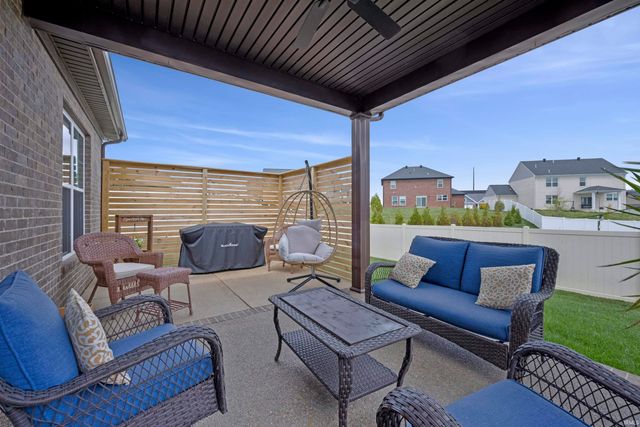 5660 Brompton Drive, Newburgh, IN 47630