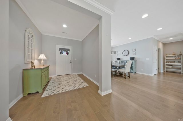 5660 Brompton Drive, Newburgh, IN 47630