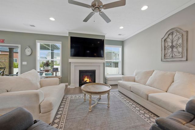 5660 Brompton Drive, Newburgh, IN 47630