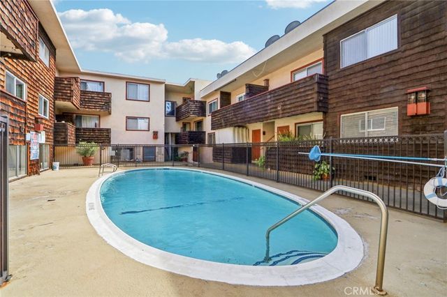 5400 Newcastle Avenue 70, Encino, CA 91316