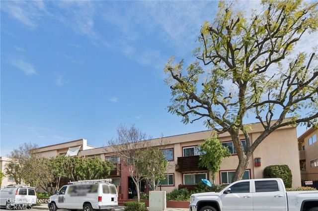 5400 Newcastle Avenue 70, Encino, CA 91316