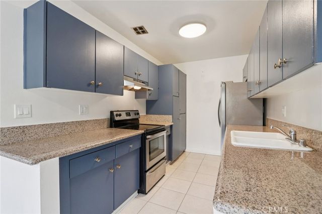 5400 Newcastle Avenue 70, Encino, CA 91316