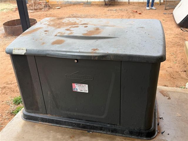 709 E E N Boundary Highway, Sentinel, OK 73664