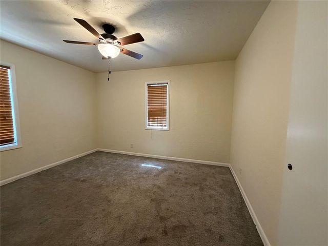 709 E E N Boundary Highway, Sentinel, OK 73664