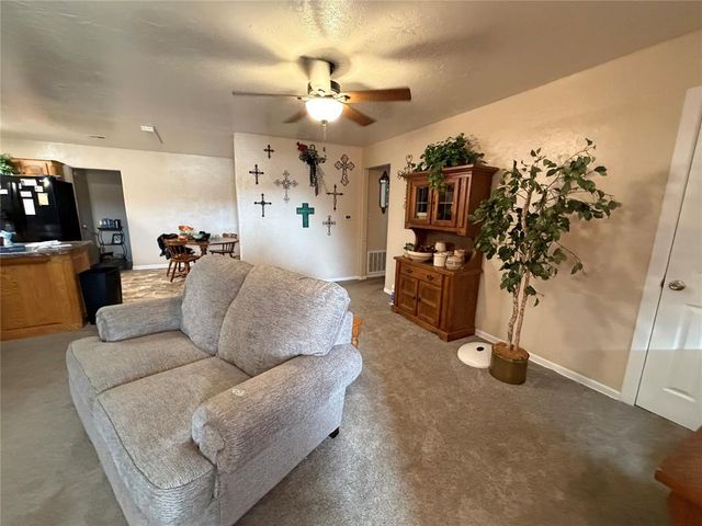 709 E E N Boundary Highway, Sentinel, OK 73664