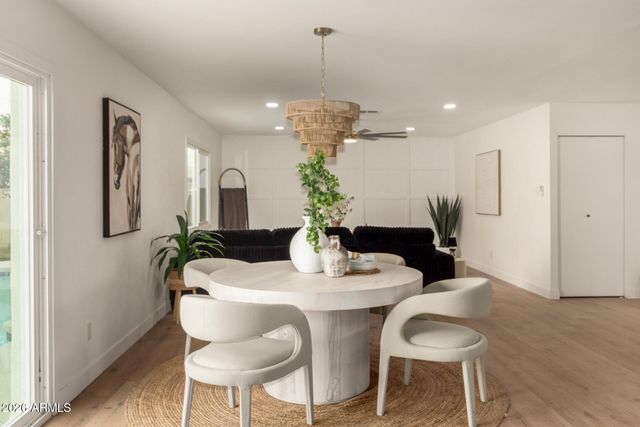 516 E GREENWAY Drive, Tempe, AZ 85282