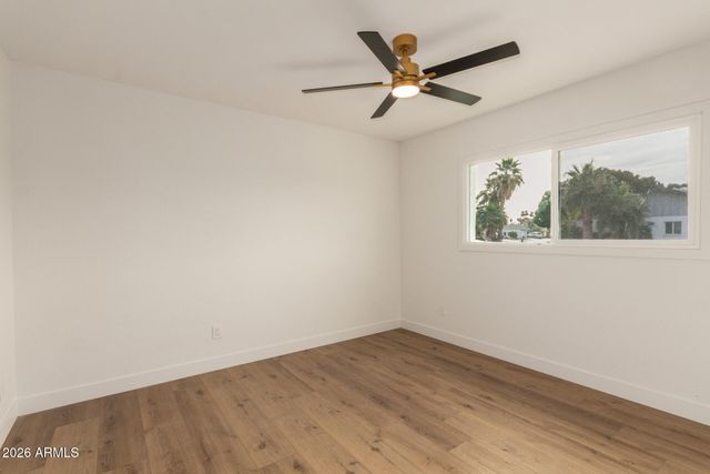 516 E GREENWAY Drive, Tempe, AZ 85282